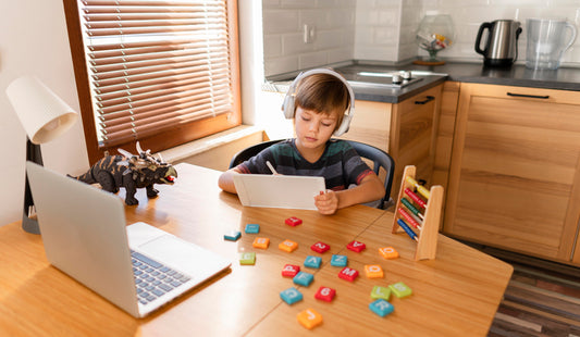 Balancing Screen Time with Smart Play