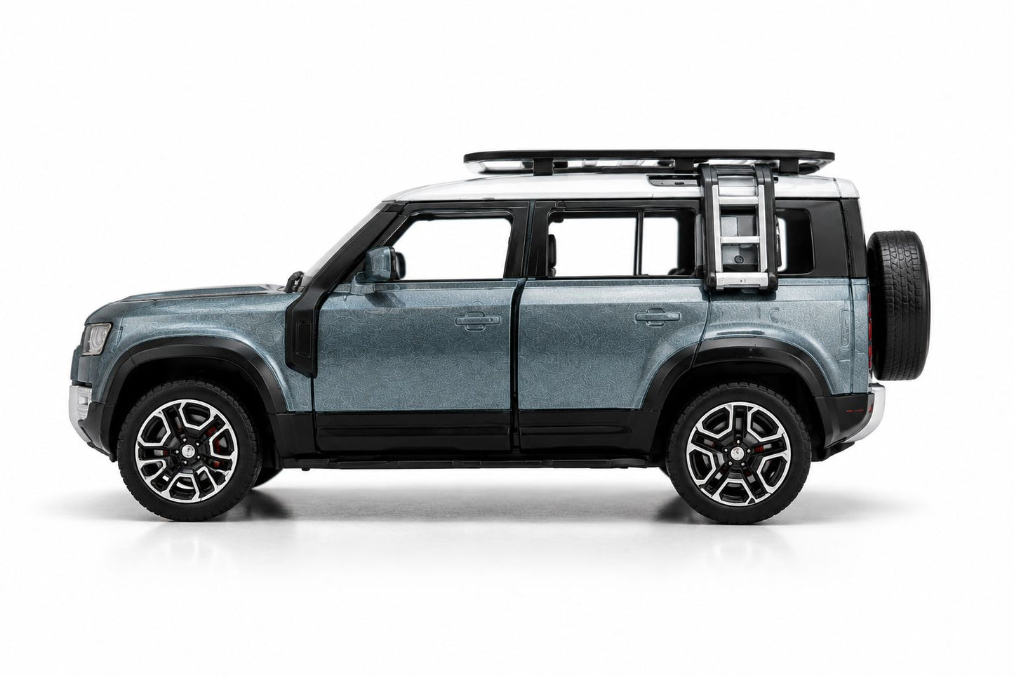 Land Rover Defender 110 1:24 Diecast Model Car