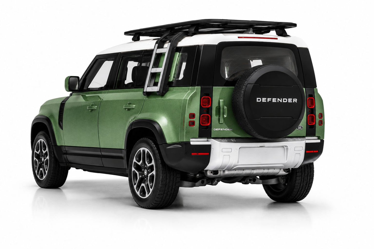 Land Rover Defender 110 1:24 Diecast Model Car